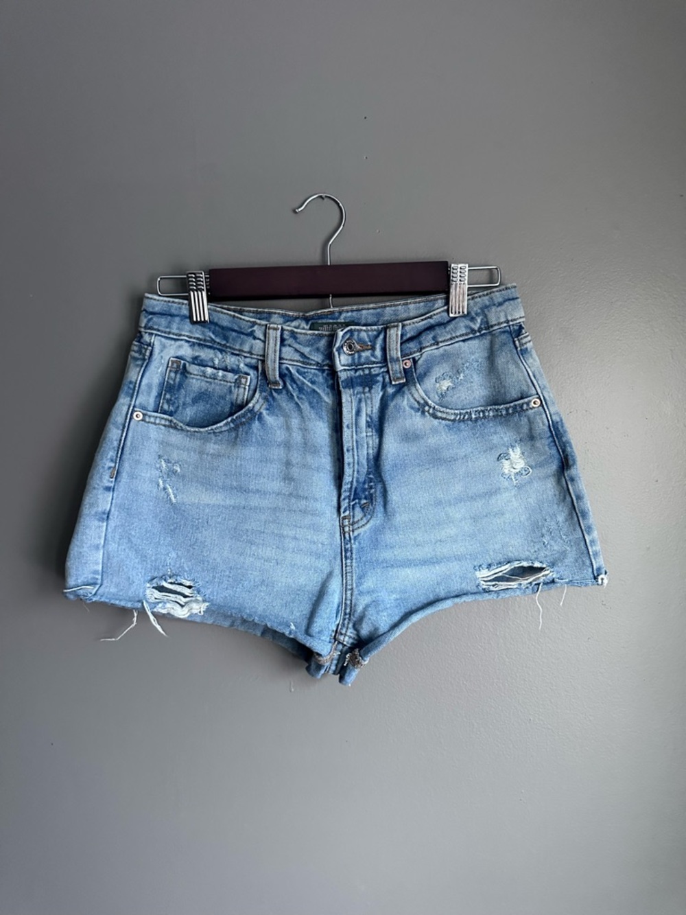 Wild Fable Super High Rise Cut Off Denim Jean Shorts Size 6 Medium Wash
